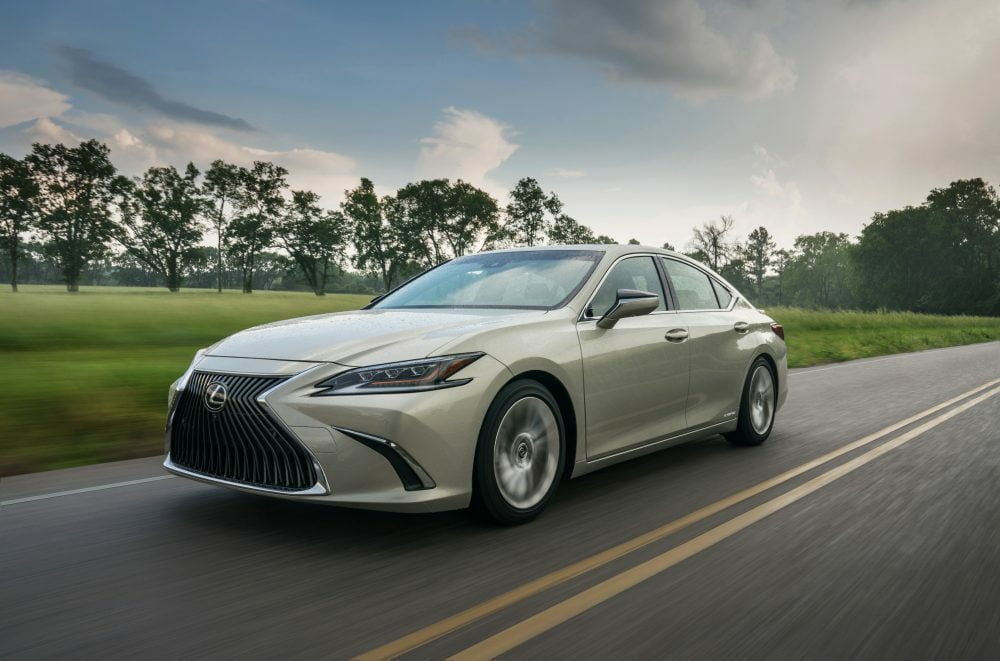 Lexus ES 300 hybrid review UAE 2020